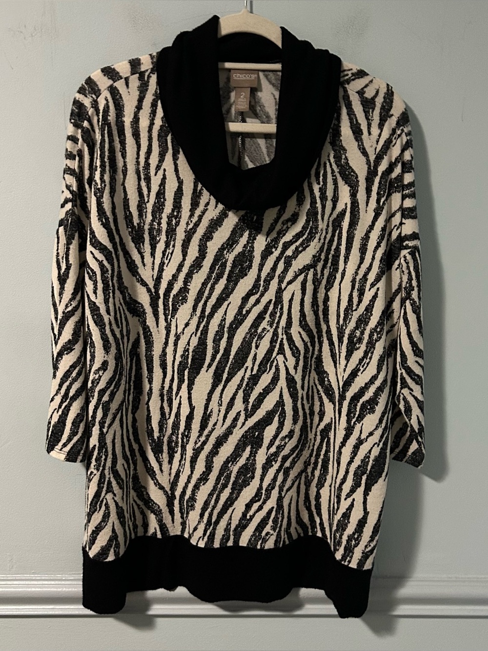 Chico’s Cream & Black Zebra Print 3/4 Sleeve Cowl Neck Top Size Large